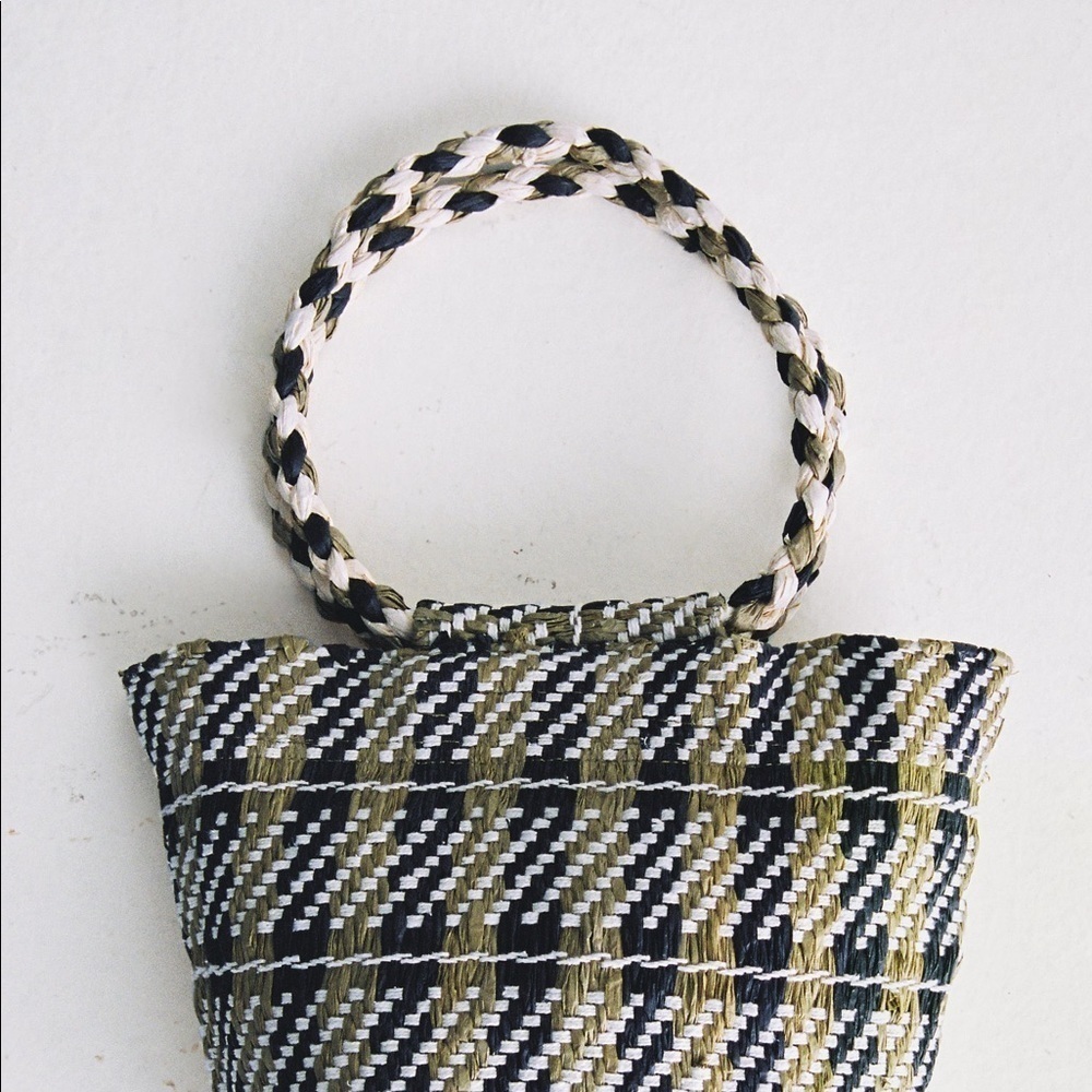 NWOT. Zara Natural Green Woven Crossbody Basket Bag with Top Handle. - Picture 5 of 13